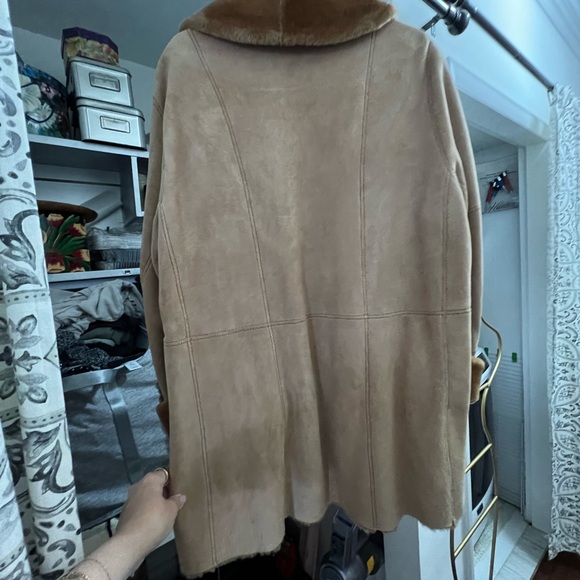 Vintage shearling coat in warm camel color. Size S-M - Picture 7 of 9
